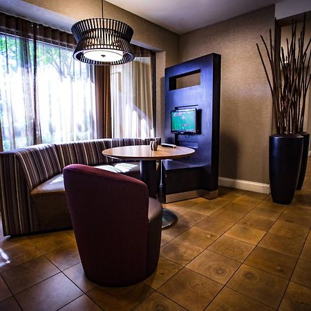 Отель Courtyard Memphis East/Bill Morris Parkway Экстерьер фото